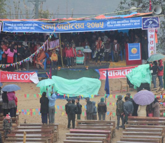 ‘राधा र रेवतले रुझाउनै–रुझाए !’