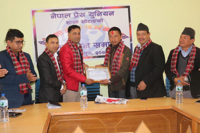 खोटाङका दुई पत्रकार पुरस्कृत