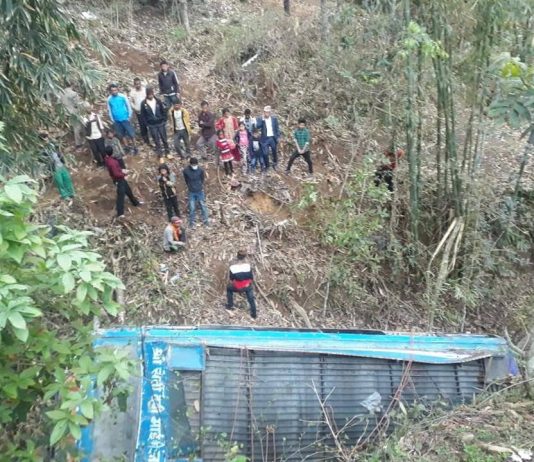 हलेसीमा बस दुर्घटना, एकको मृत्यु ६ गम्भिर (बिवरणसहित अपडेट)