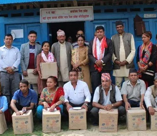 दलित परिवारलाई सुधारिएको चुल्हो वितरण