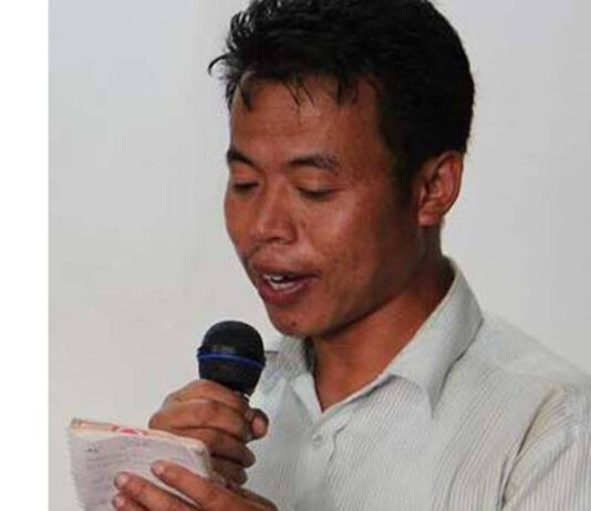 कविता : दाेस्तिनि (- भिम राई (माक्पाली कान्छा)