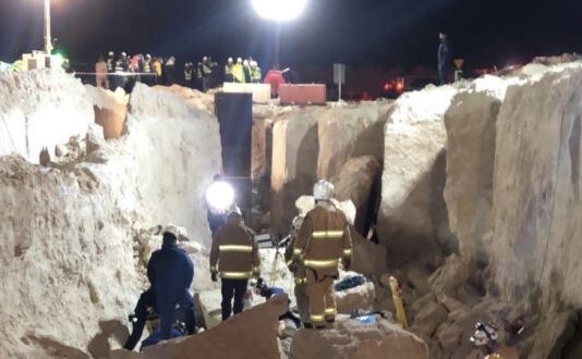 बालुवाको ढिस्कोले पुरिएर कुवतेमा छ नेपालीको मृत्यु, दुई घाइते