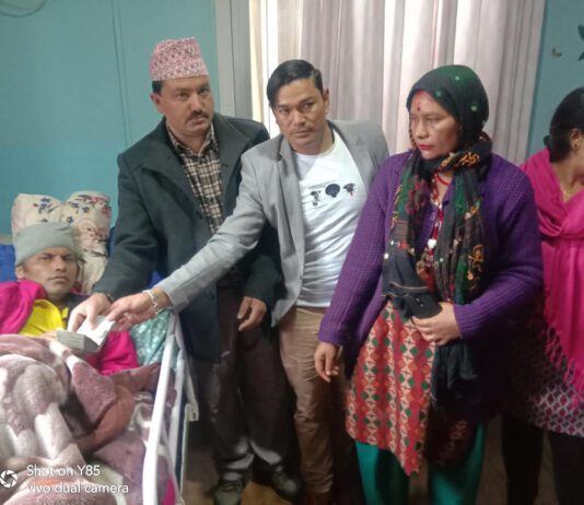 मस्तिष्कघातका बिरामीलाई खोटाङ सेवा समाज कतारको १ लाख सहयोग