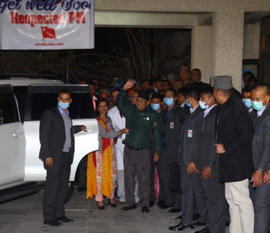 मृर्गौला प्रत्यारोपण गराएर निवास फर्किए प्रधानमन्त्री ओली