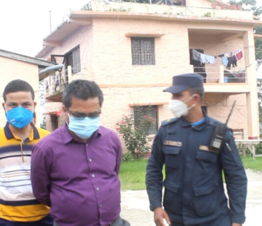 यसरी पक्राउ परे नौं लाख घुससहित सिँचाइ डिभिजन कार्यालय खोटाङका प्रमुख श्रेष्ठ