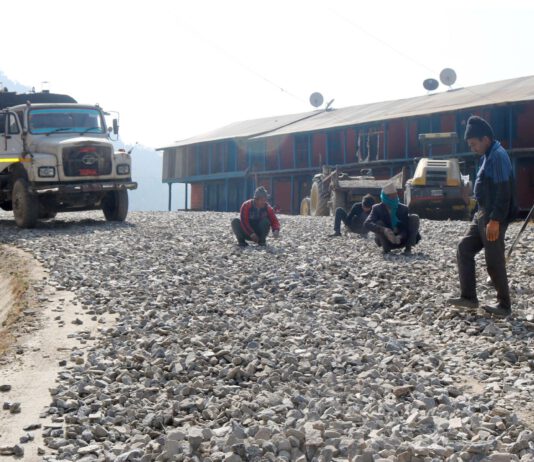 दिक्तेल–चखेवा सडक कालोपत्रे गर्ने तयारी