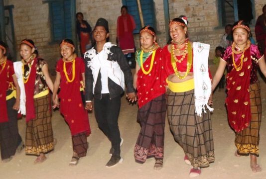 ‘देशै रमाईलो’ भन्दै रमाए मगर युवा–युवती