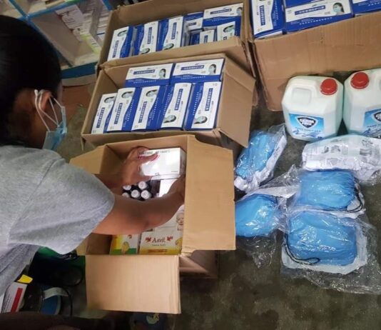 हौंचुरे युवाहरुको परोपकारी अभियान : गाउँका लागि स्वास्थ्य सामाग्री