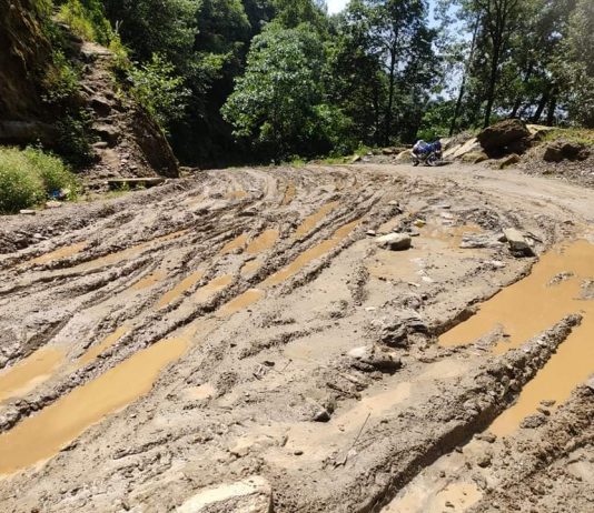 मध्य पहाडी राजमार्ग खोटाङ खण्डको कन्तबिजोग, सांसददेखि जनप्रतिनिधिलाई छैन चासो (भिडियो)