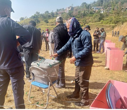 खोटाङको नौ स्थानीय तहमा नमुना मतदान सम्पन्न