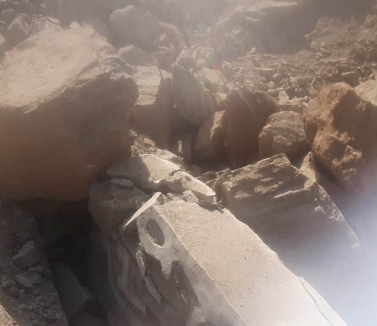 मध्यपहाडी राजमार्गः सेखुवा–चखेवाखण्डमा पुल र बाटोमा क्षति हुने गरी ढुंगा उत्खनन् (फोटोफिचर)