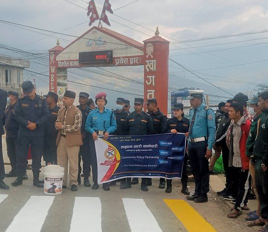 दिक्तेलबजार सडकमा जेब्राक्रसिङ, ब्रेकर र मर्मत