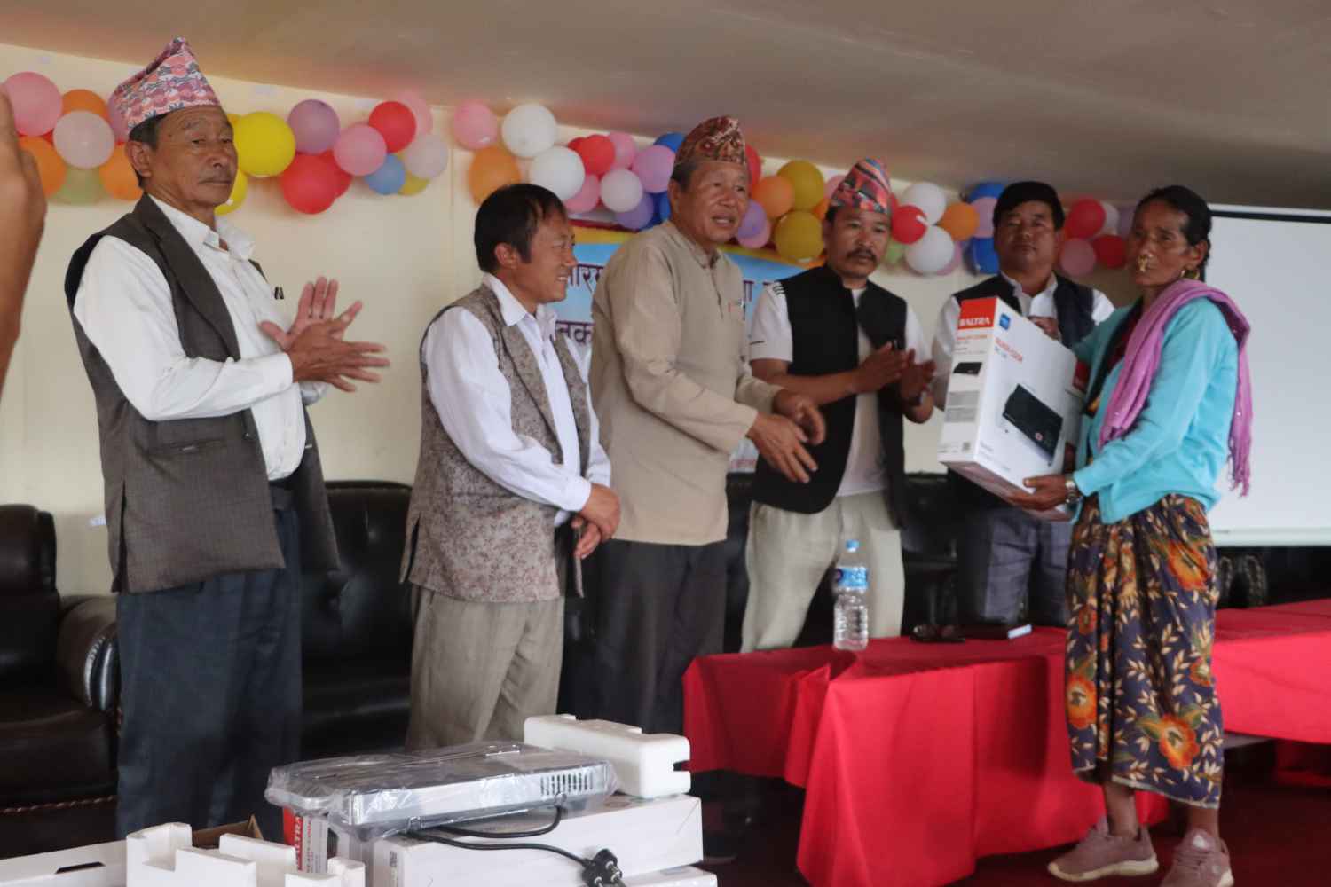 राज्य तथा विद्रोही पक्षबाट मारिएका शहिदहरुलाई प्रविधि हस्तान्तरण