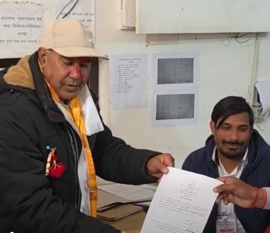 मनोनयनपछि हरि रोकाले भने – ‘किसानहरुको आवाज बनेर मेरो उम्मेदवारी’